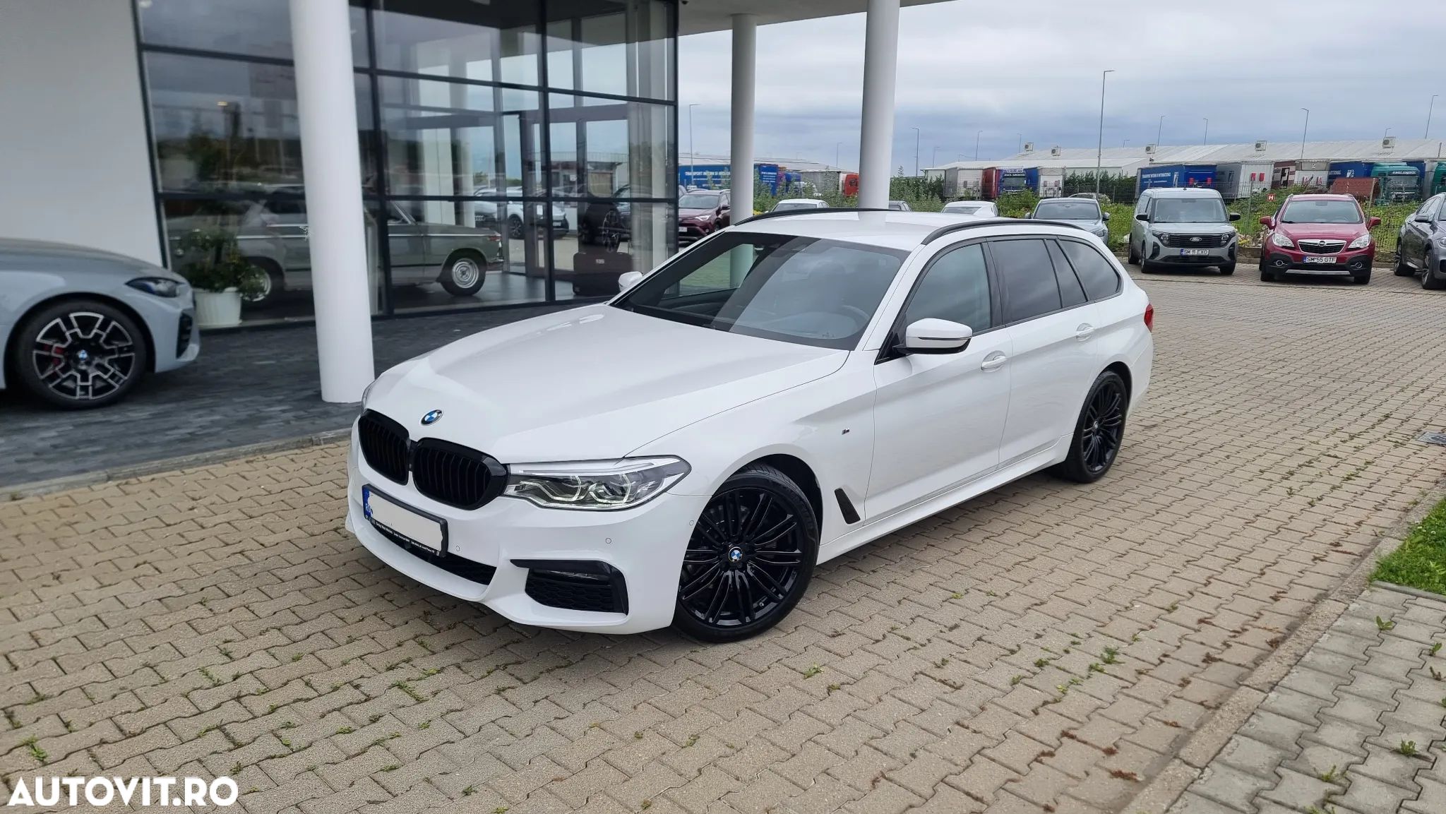 BMW Seria 5 520d Touring Aut. M Sport Edition - 1