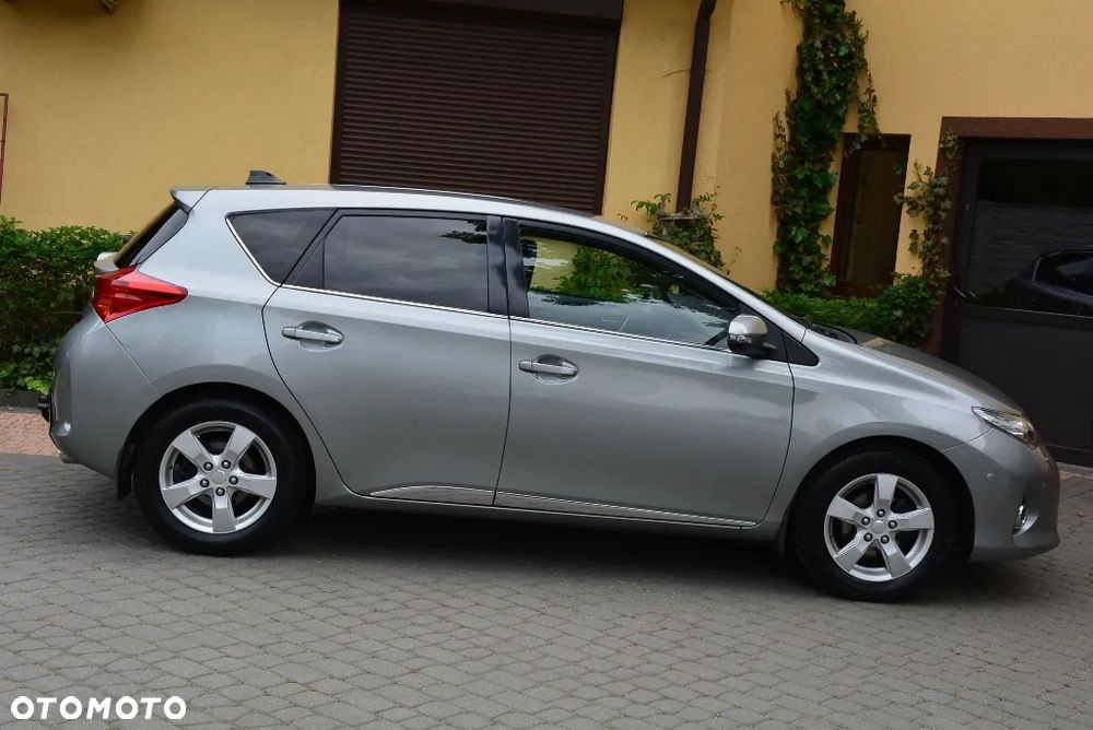 Toyota Auris 1.6 Premium Comfort - 15