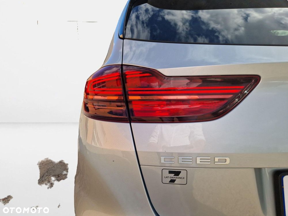 Kia Ceed - 11