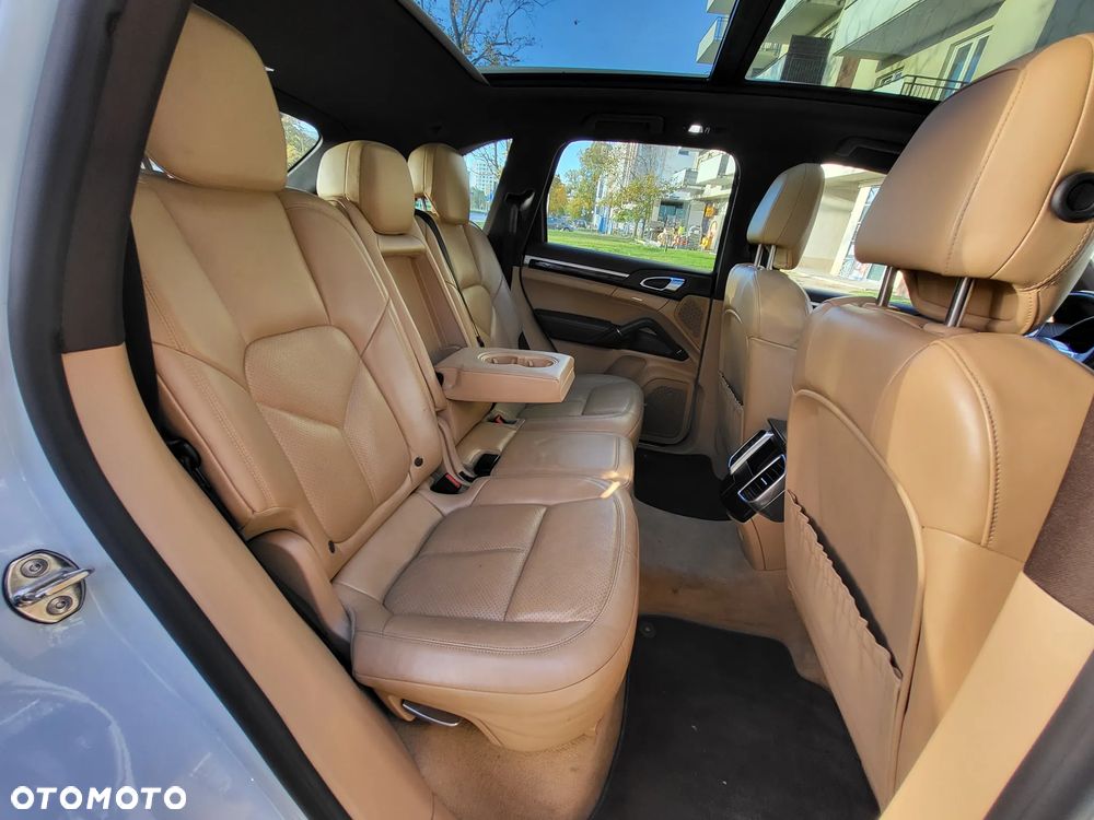 Porsche Cayenne S Hybrid Tiptronic S - 35