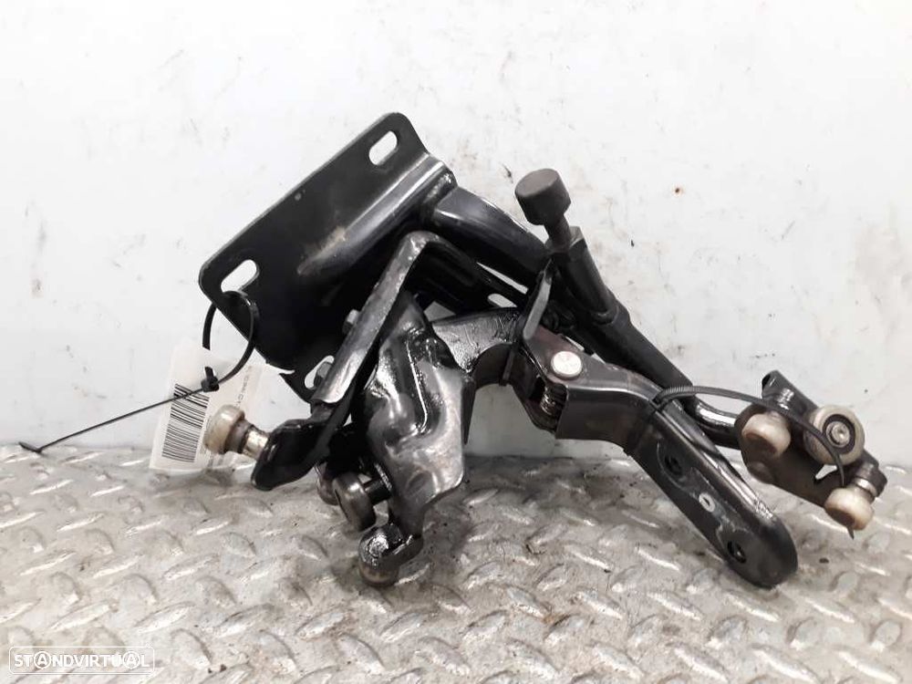 DOBRADIÇA DA PORTA MERCEDES-BENZ VANEO - 1