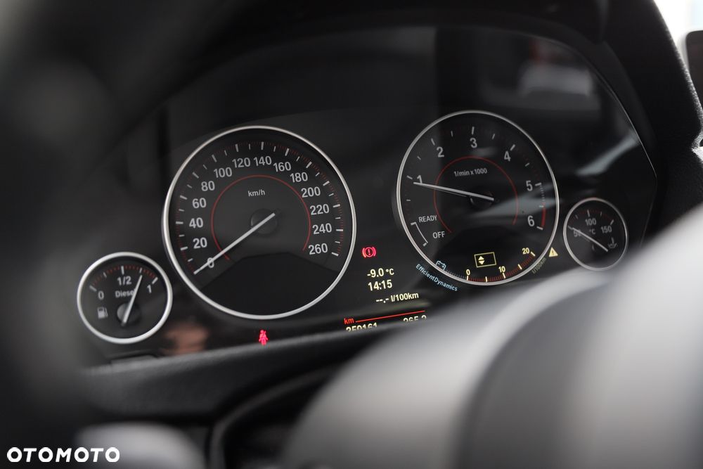 BMW Seria 3 320d Efficient Dynamics Sport Line - 9