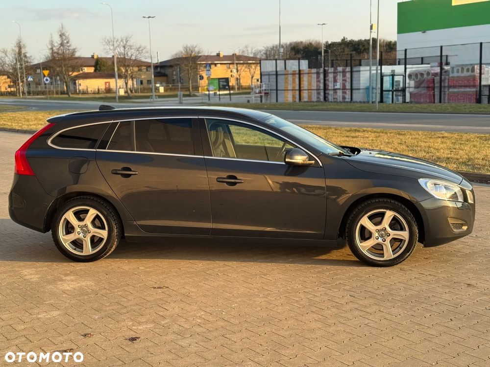 Volvo V60 D3 Geartronic Momentum - 8