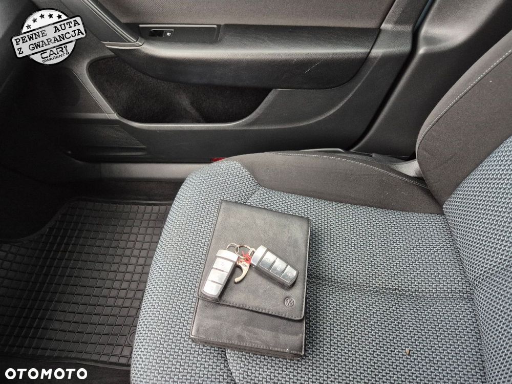 Volkswagen Passat - 25