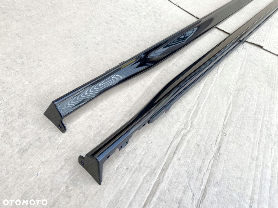 Listwy progowe boczne - VW Golf VIII 8 5H9 i 5H0, R-Line - 4