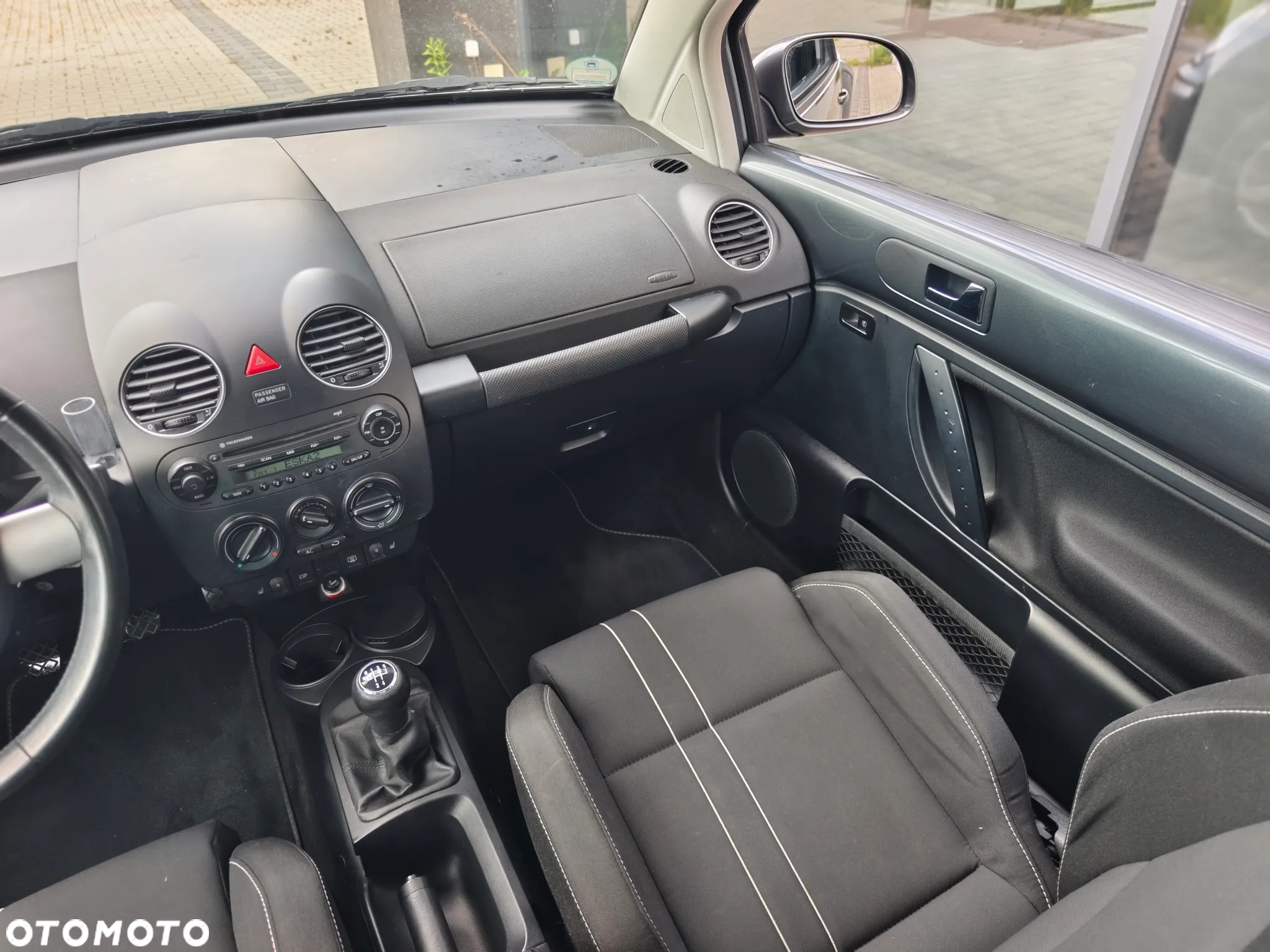 Volkswagen New Beetle 1.4 United - 12