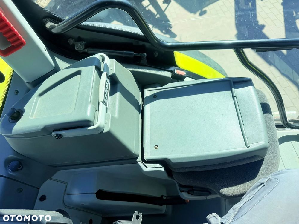 Claas Axion 830 CEBIS - 24