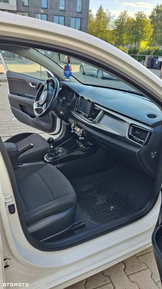 Kia Rio 1.2 L - 17