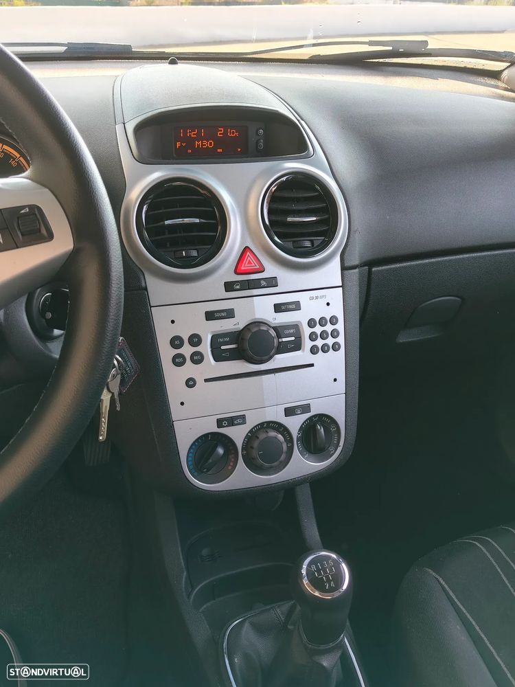 Opel Corsa 1.2 Cosmo - 5