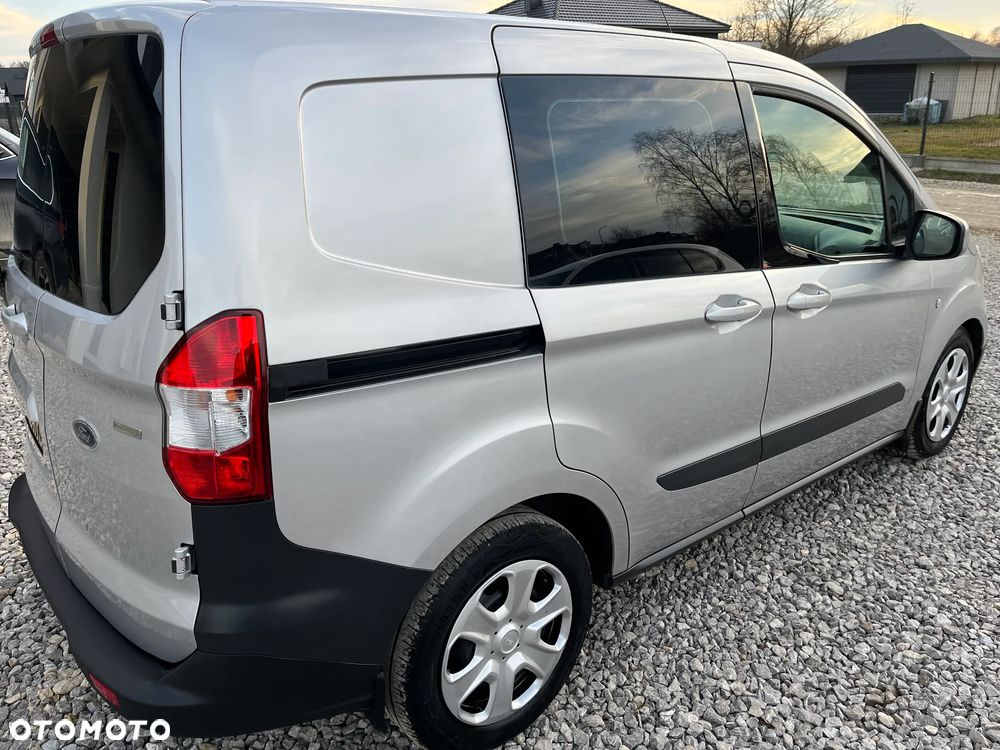 Ford transit courier - 16