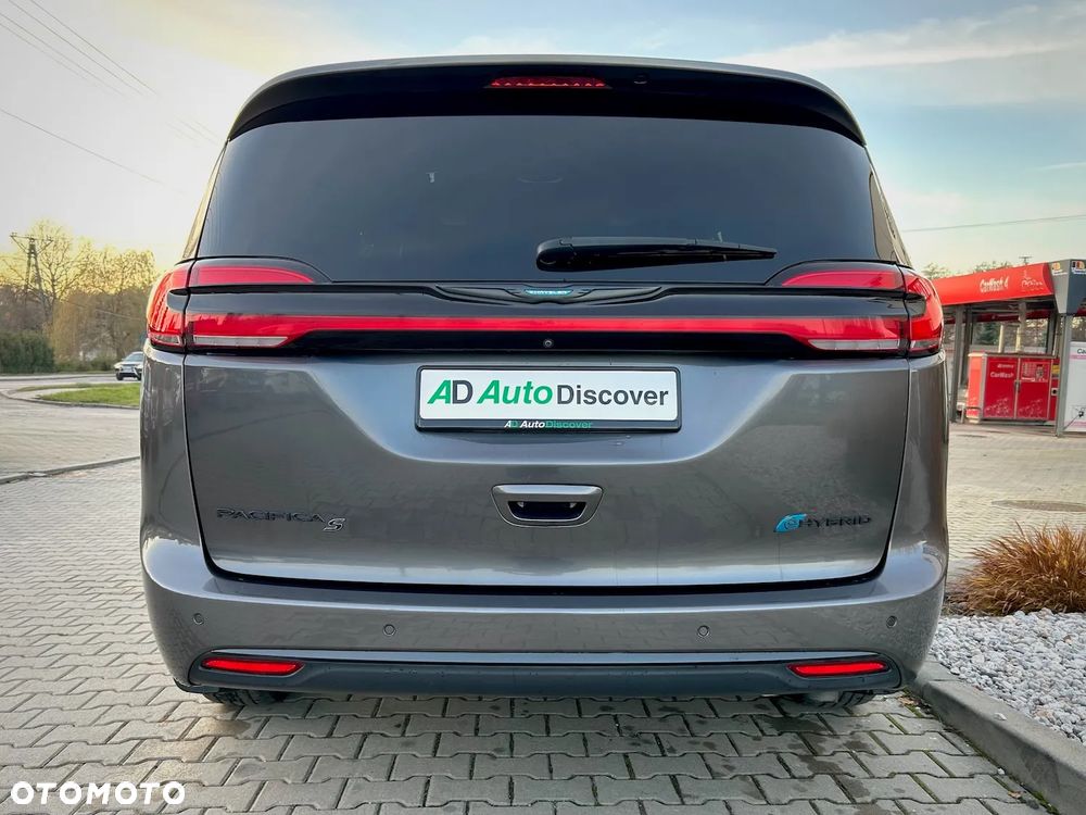 Chrysler Pacifica - 23