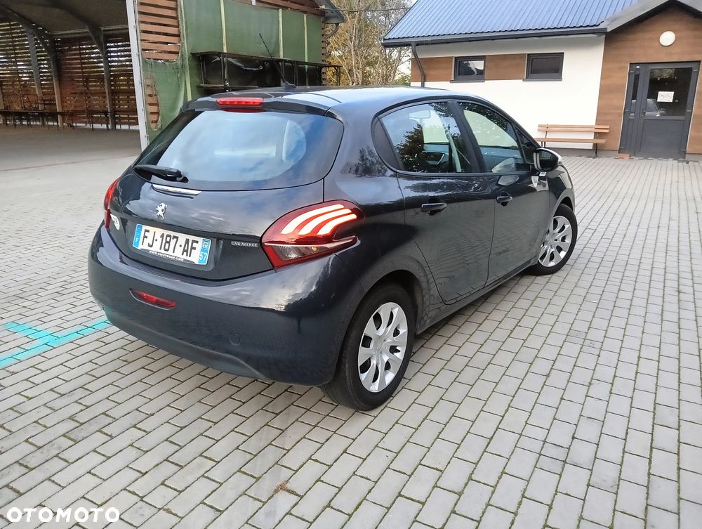 Peugeot 208 - 6