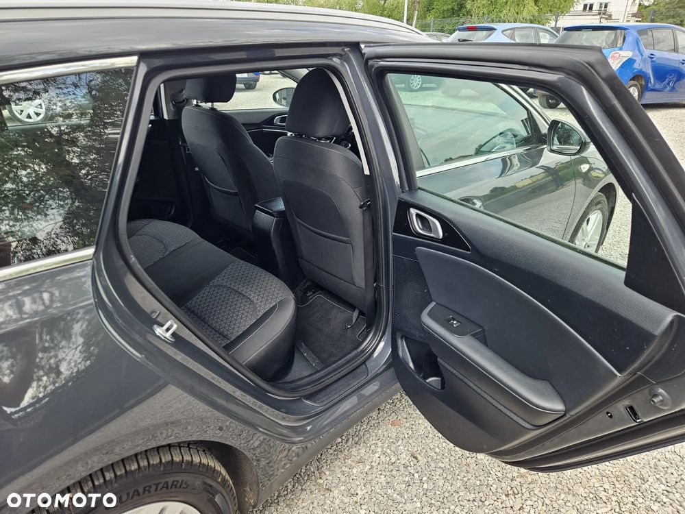 Kia Ceed 1.4 T-GDI OPF Vision - 37