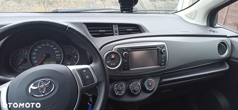Toyota Yaris 1.33 Premium - 6