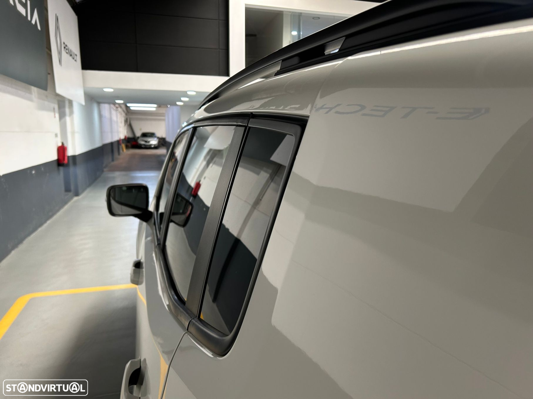 Jeep Renegade 1.0 T Limited - 12