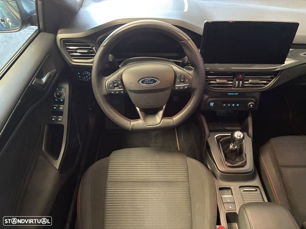 Ford Focus 1.0 EcoBoost MHEV ST-Line - 37