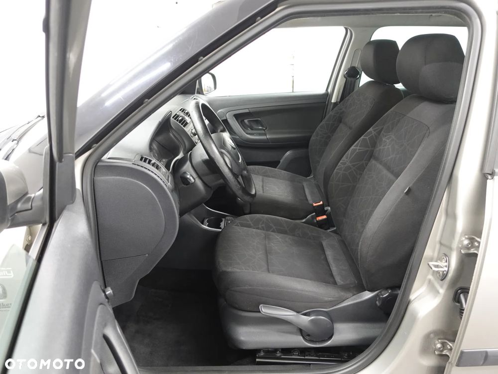 Skoda Fabia 1.2 HTP Ambition - 20