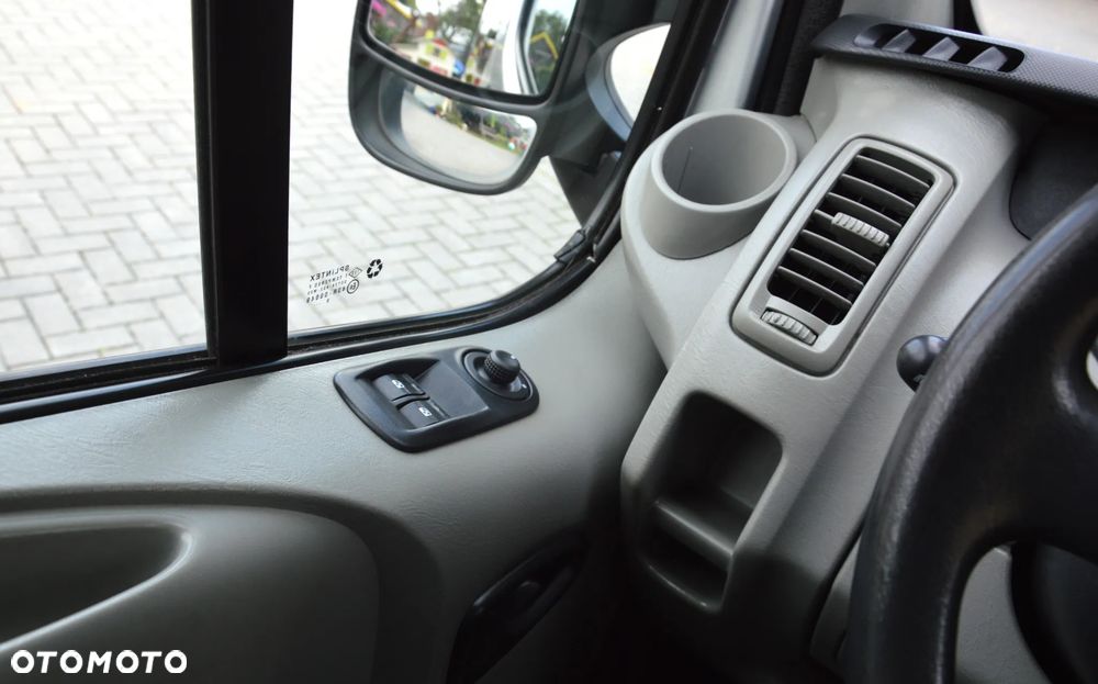 Renault Trafic - 20