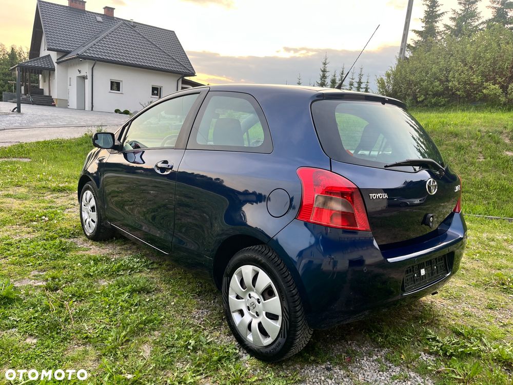 Toyota Yaris - 2