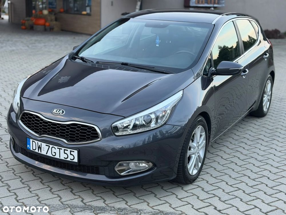 Kia Ceed 2012 photo 3