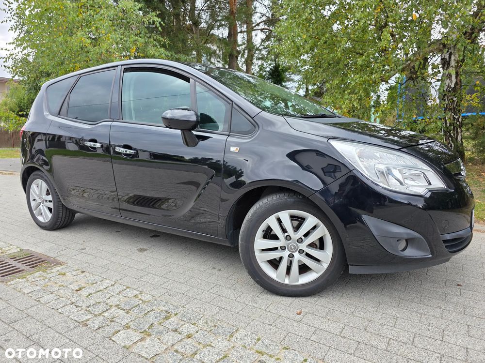 Opel Meriva ver-1-4-t-design-edition - 12