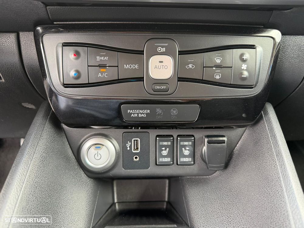 Nissan Leaf N-Connecta Two Tone - 25