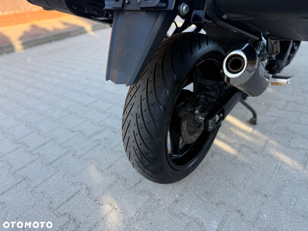Suzuki GSX - 12