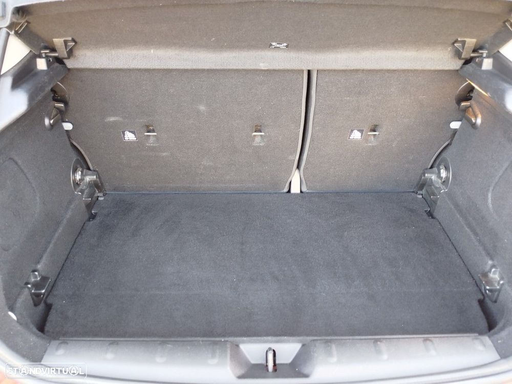 MINI 5 Portas One Auto - 32