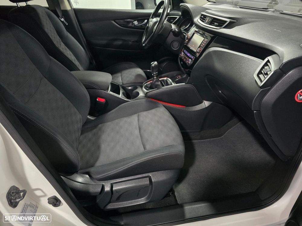 Nissan Qashqai 1.2 DIG-T N-Connecta - 19