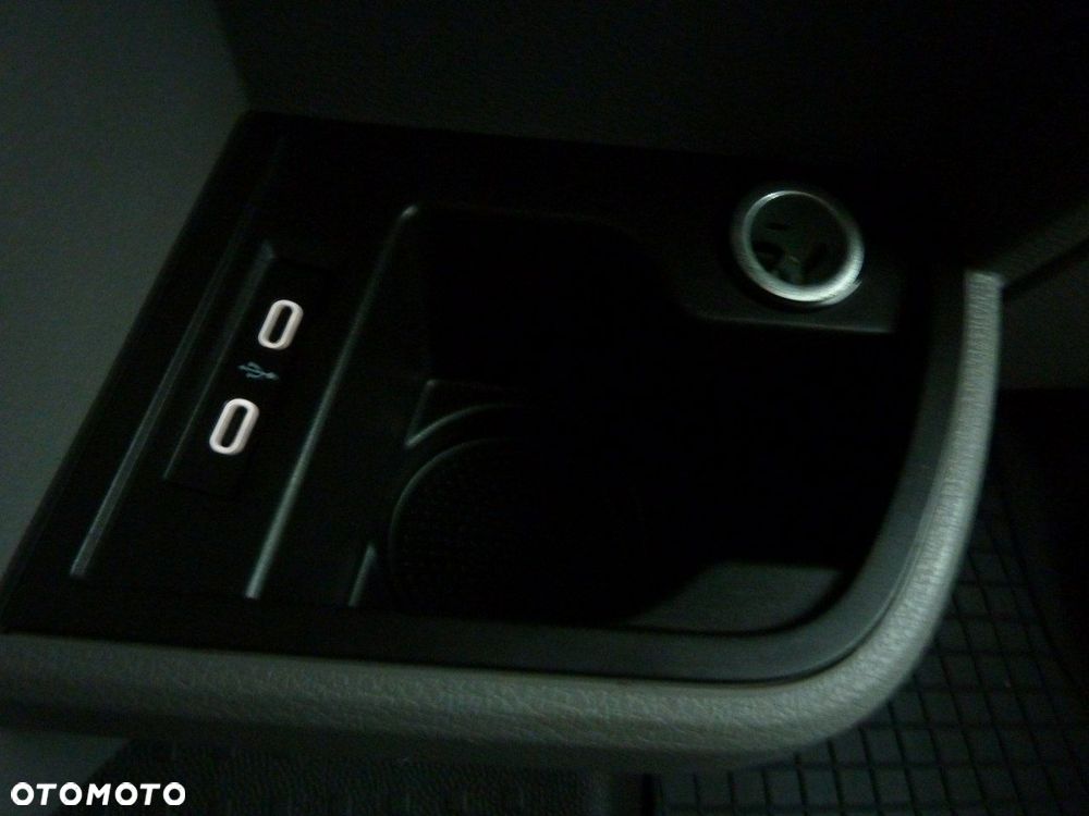 Volkswagen Transporter - 28