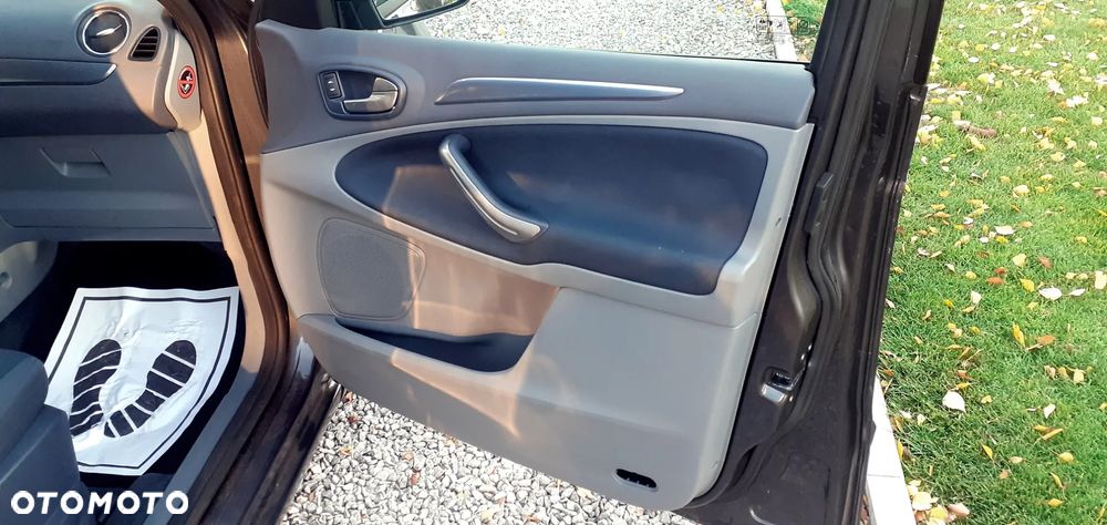 Ford Galaxy 2.0 Concept - 27