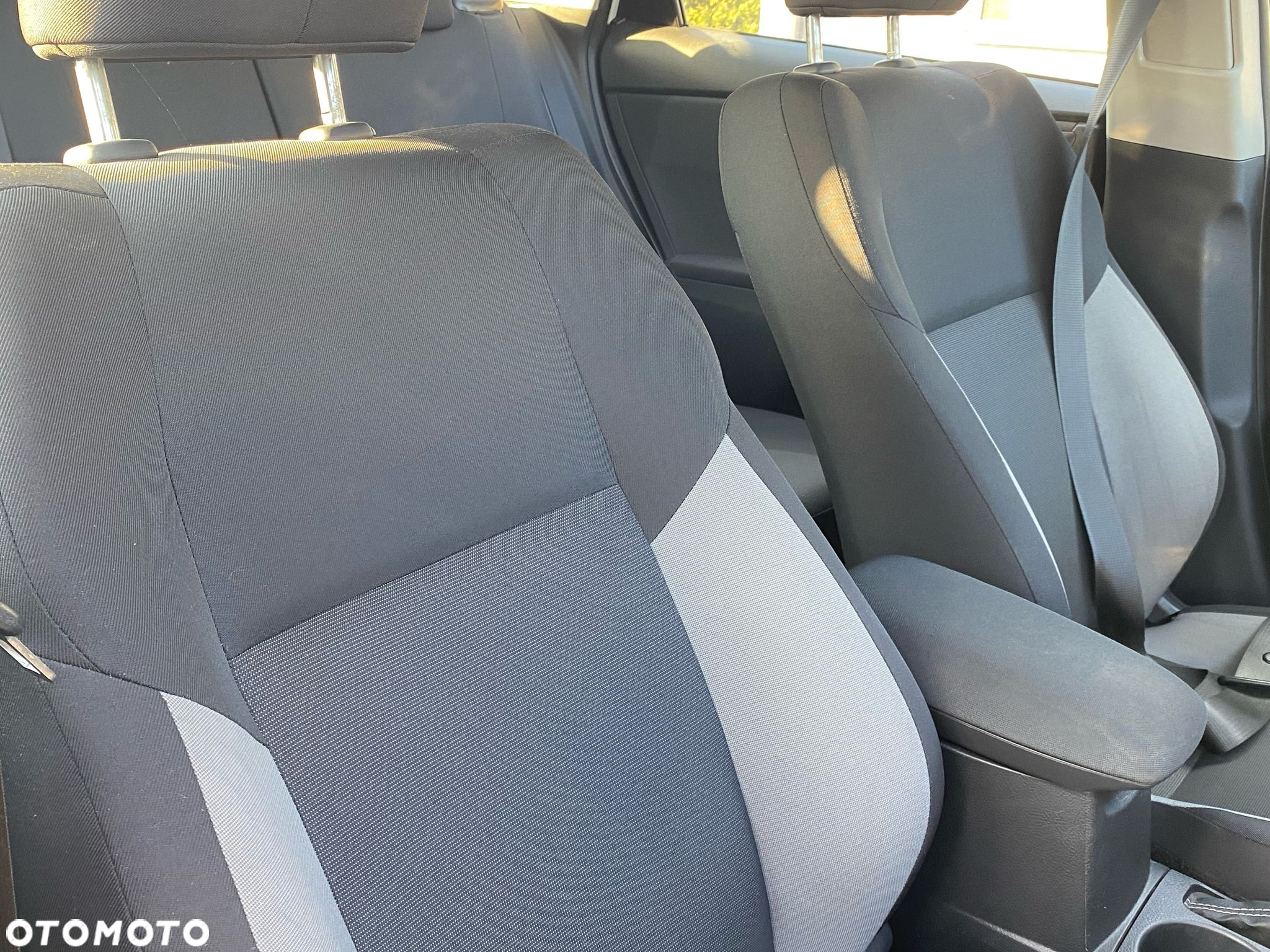 Toyota Auris 1.33 VVT-i Comfort - 21