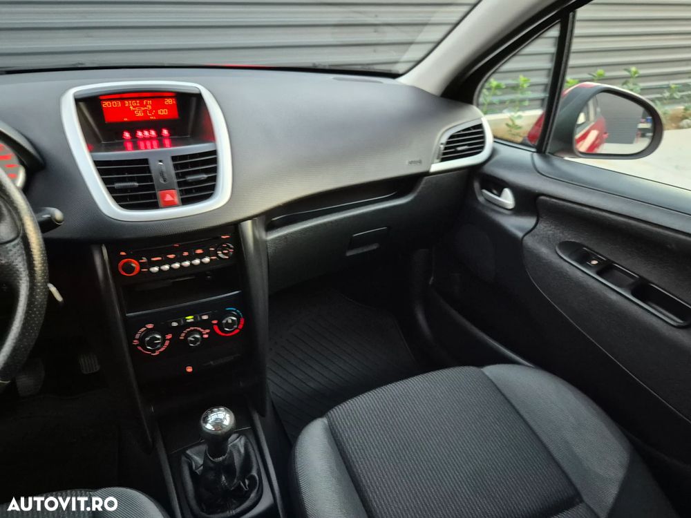 Peugeot 207 1.4HDI Premium - 11
