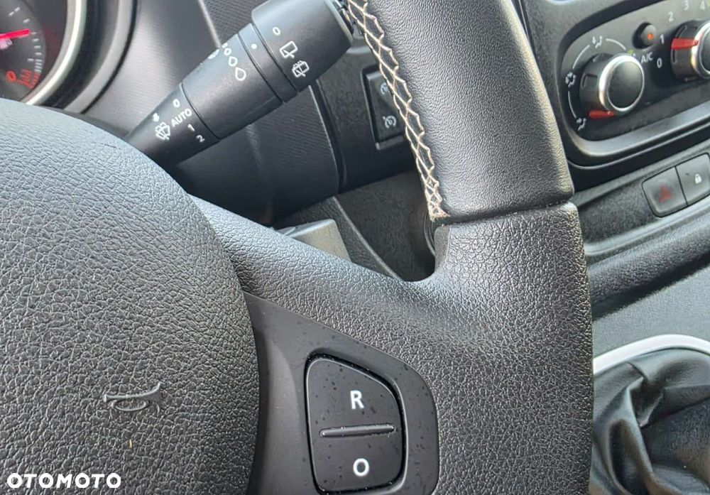 Renault Trafic - 11