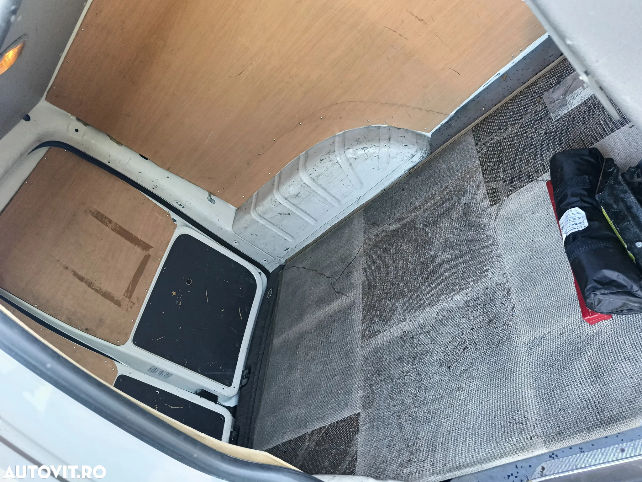 Volkswagen Caddy - 8