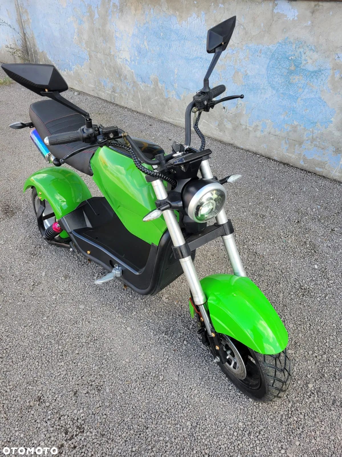 Skuter elektryczny o wyglądzie ścigacza Dostępne Również Hulajnogi  iBike Big Chopper - 1