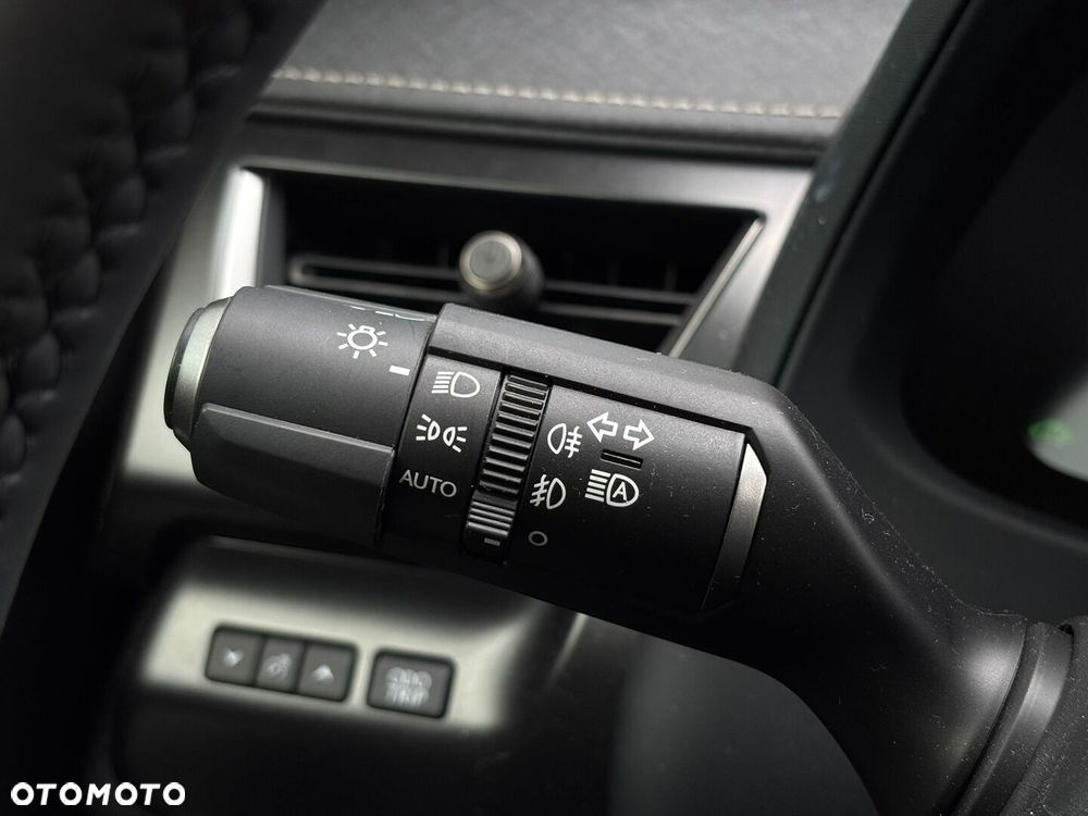 Lexus UX 300h F Sport Design - 28