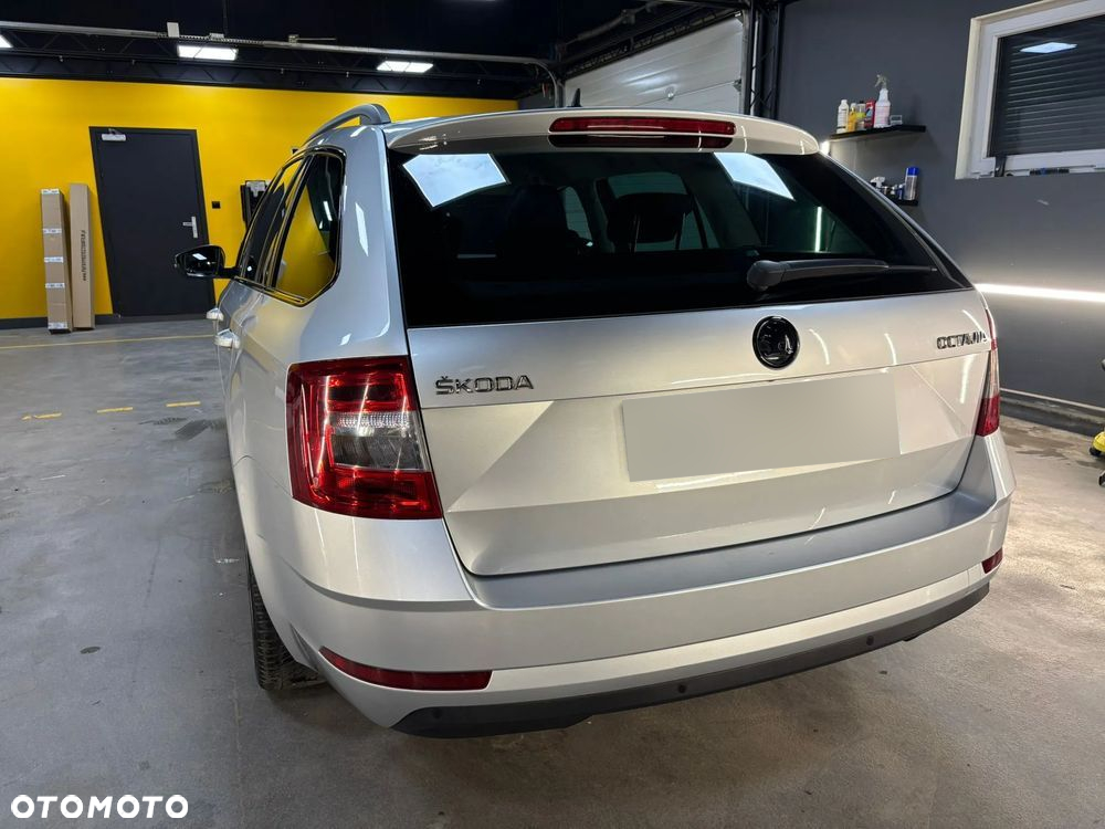 Skoda Octavia 2.0 TDI Style DSG - 5