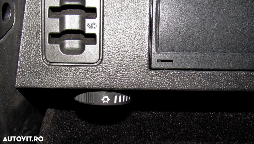 Volkswagen Passat 2.0 TDI SCR DSG Business - 21