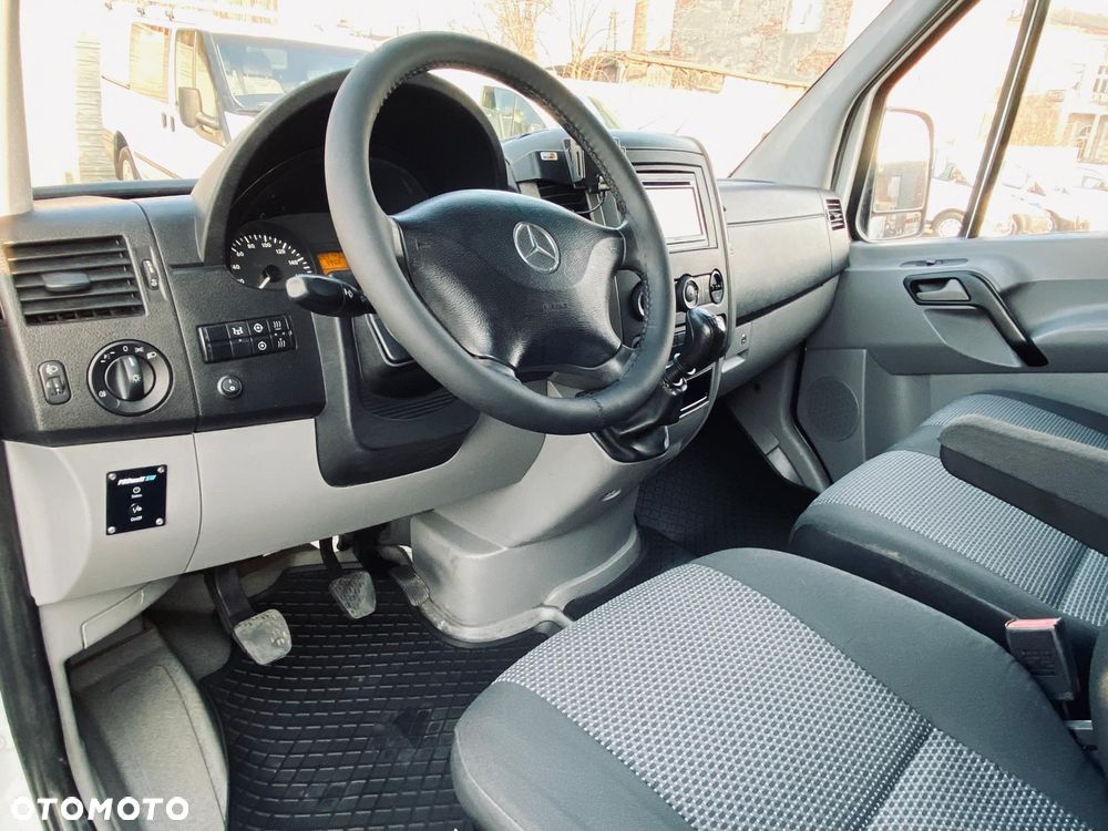 Mercedes-Benz SPRINTER - 9