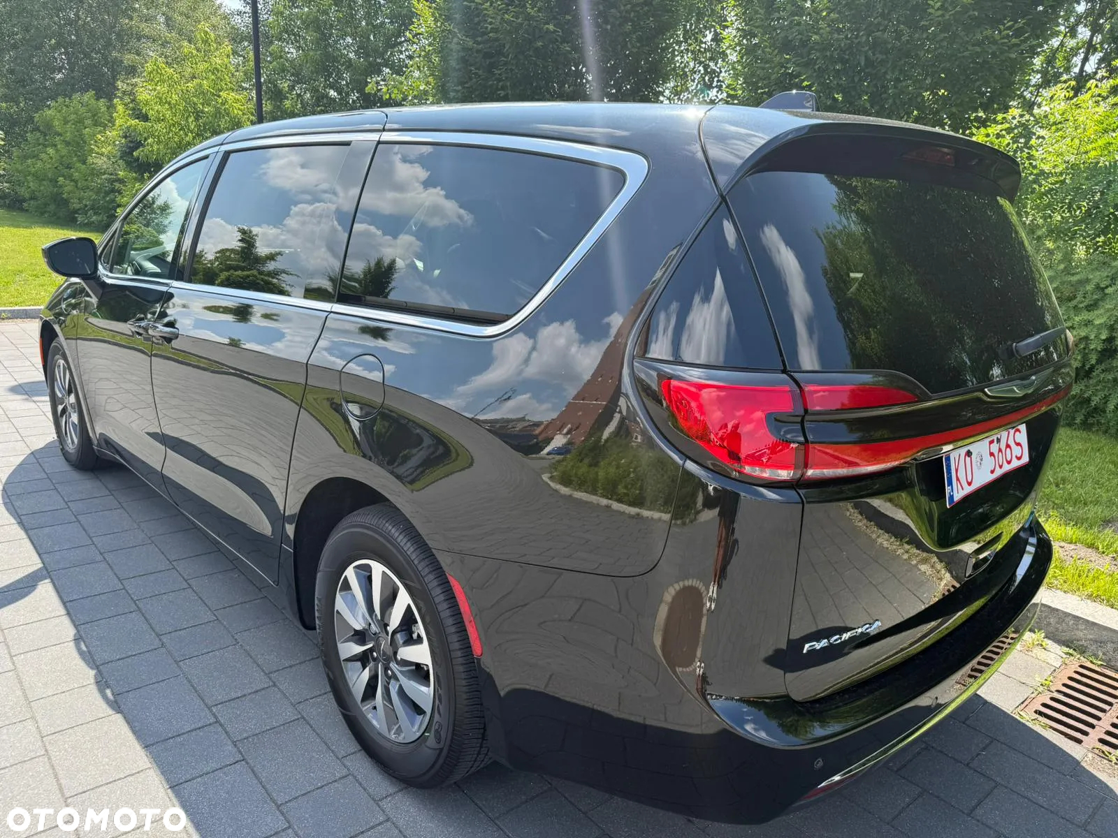 Chrysler Pacifica - 9