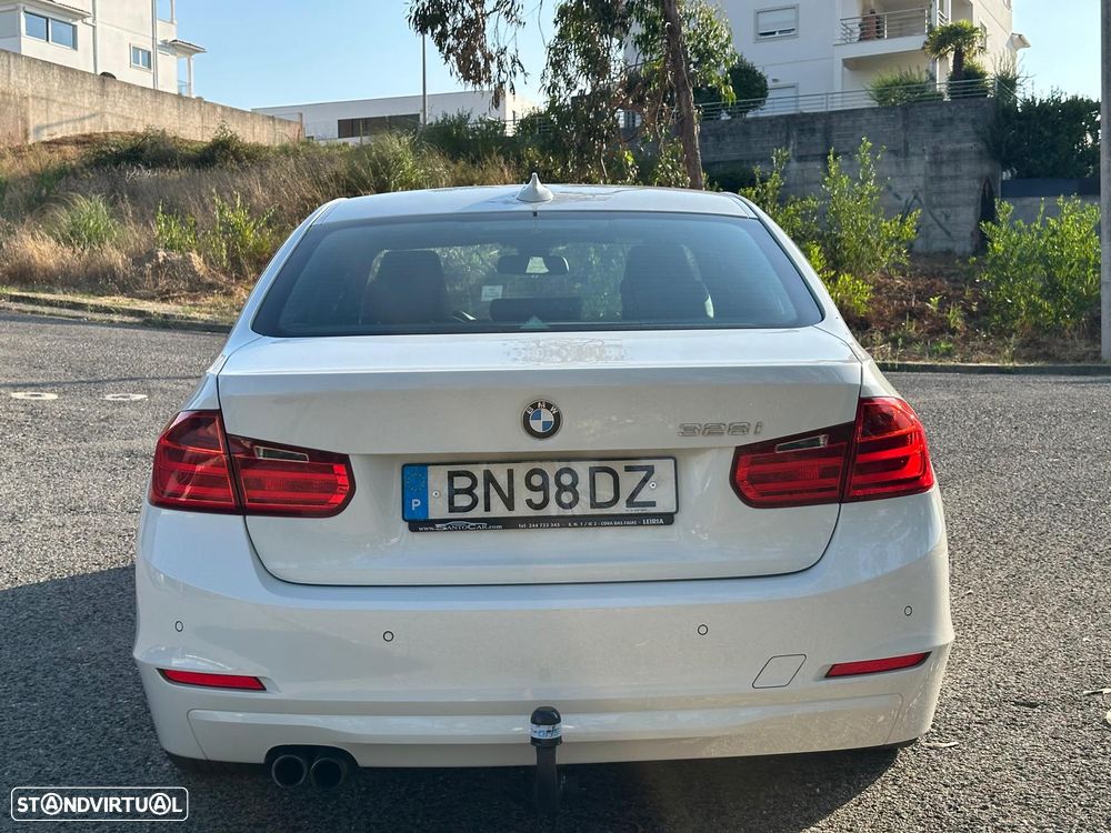 BMW 328 i Aut. Modern Line - 4