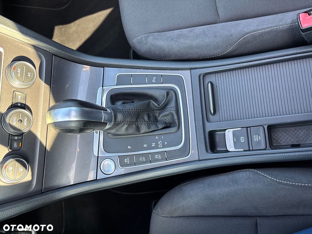 Volkswagen Golf - 29