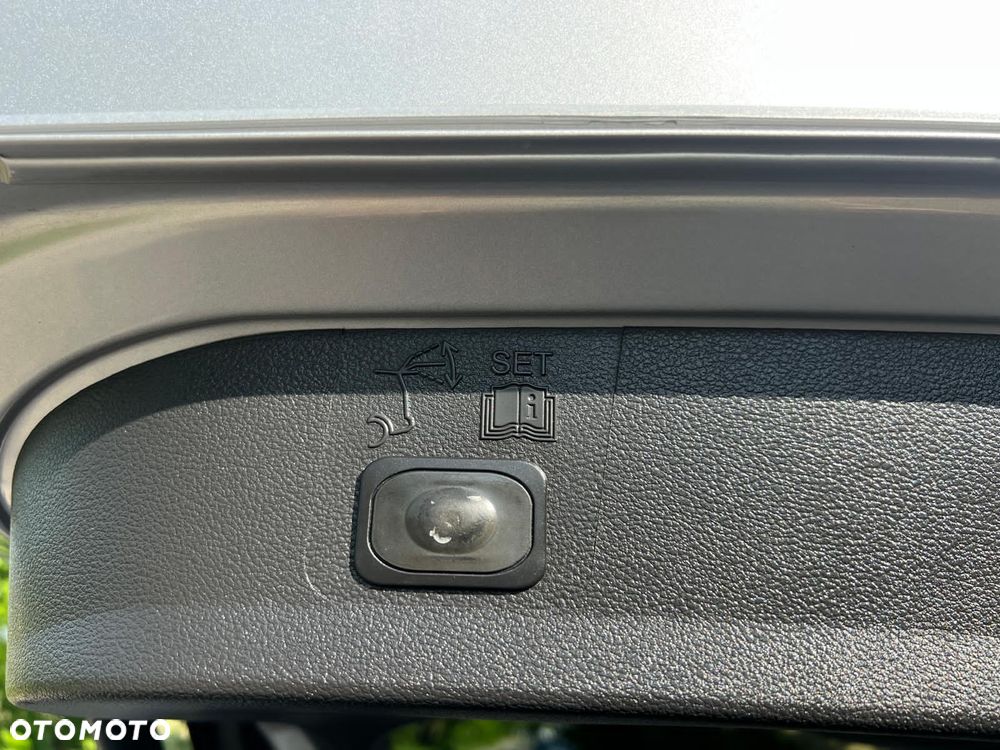 Ford Kuga 1.5 EcoBoost 2x4 Titanium - 8