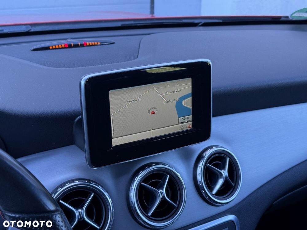 Mercedes-Benz GLA 200 AMG Line - 27