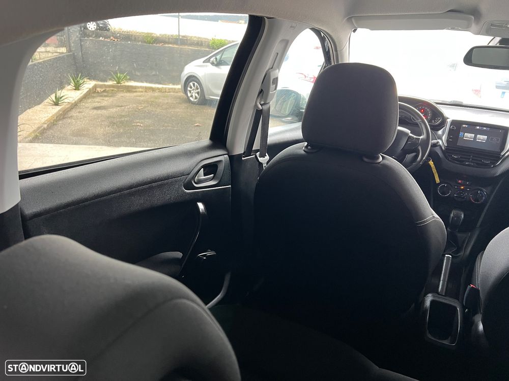 Peugeot 208 1.2 PureTech Active - 26