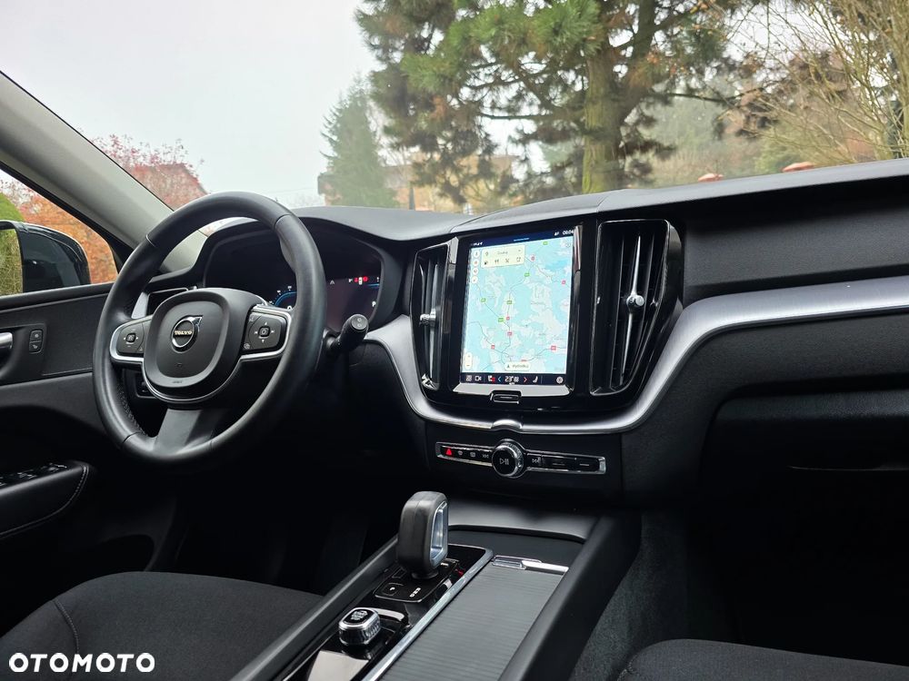 Volvo XC 60 B4 B Momentum Pro - 26