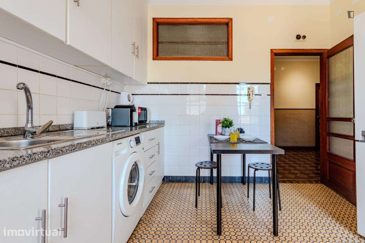 Quarto - localizado em Santo Ildefonso Porto - Grande imagem: 5/16