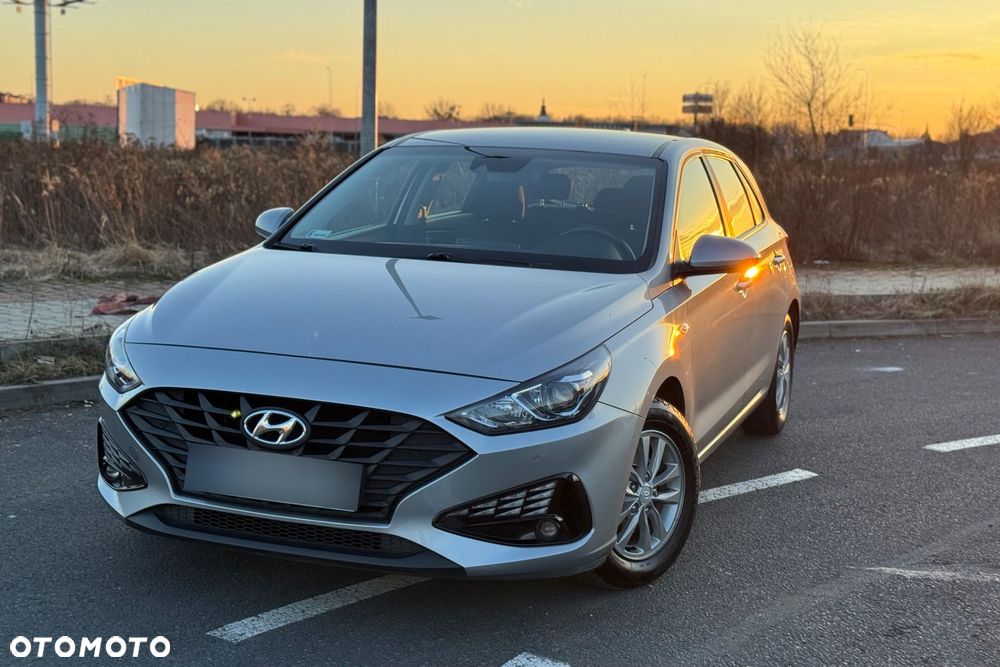 Hyundai i30 1.5 DPI Classic + - 13