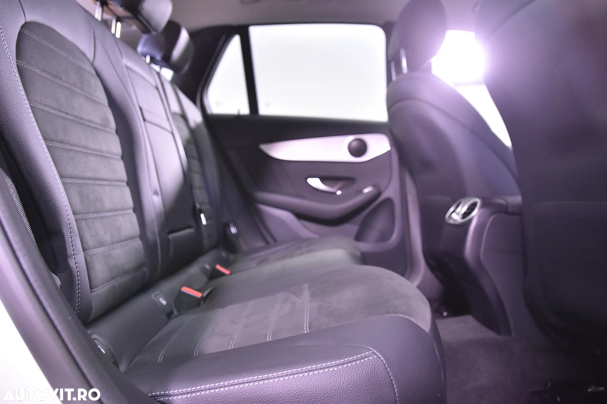 Mercedes-Benz GLC 300 e 4MATIC - 13